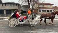 Santa tours on Strathcona Cres (Dec 19, 2020)